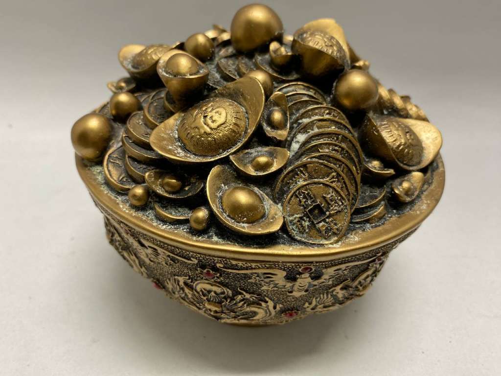 Сувенир чаша с монетами Полистоун